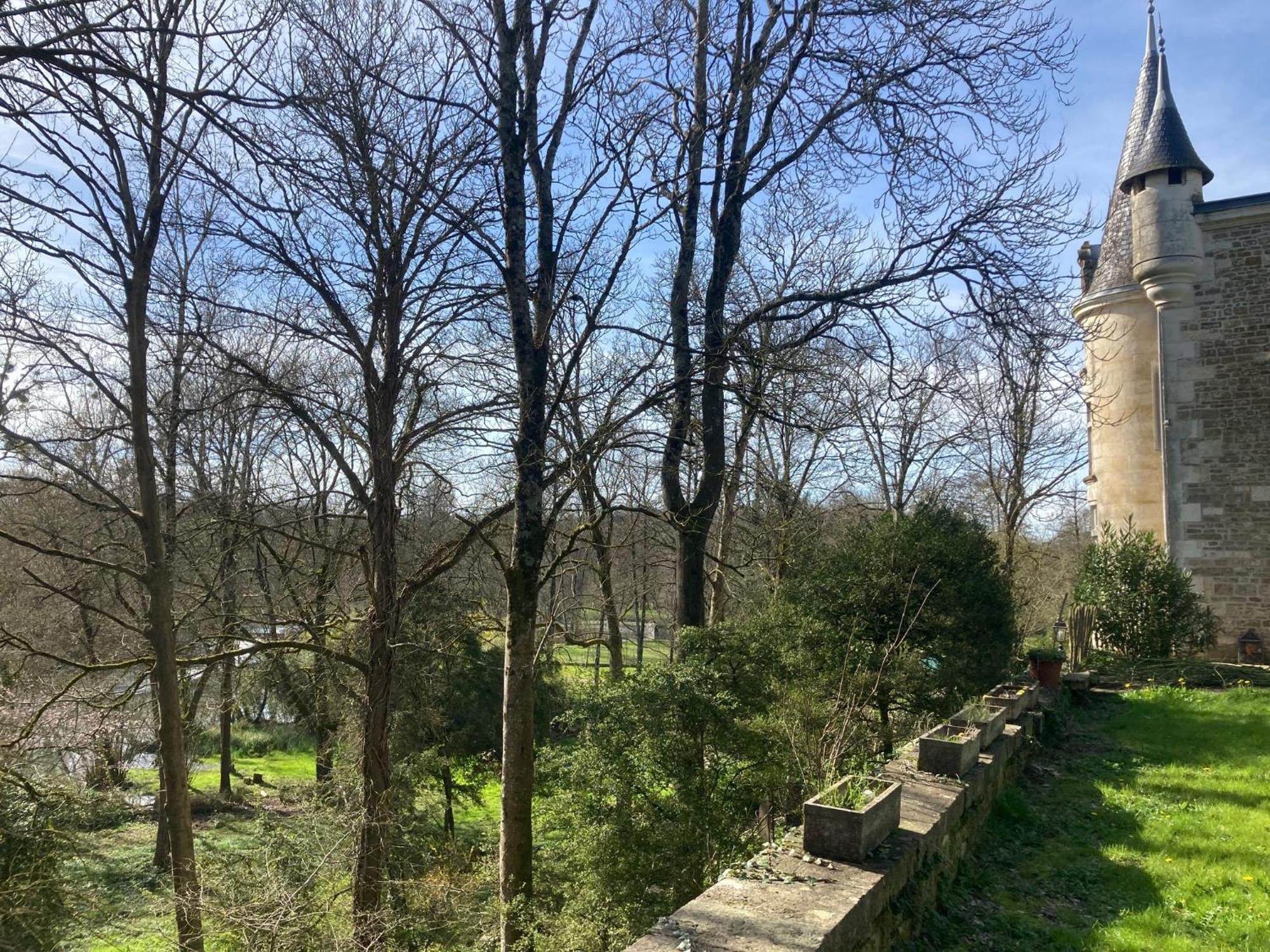 Mazette! Le Chateau Niort Kültér fotó
